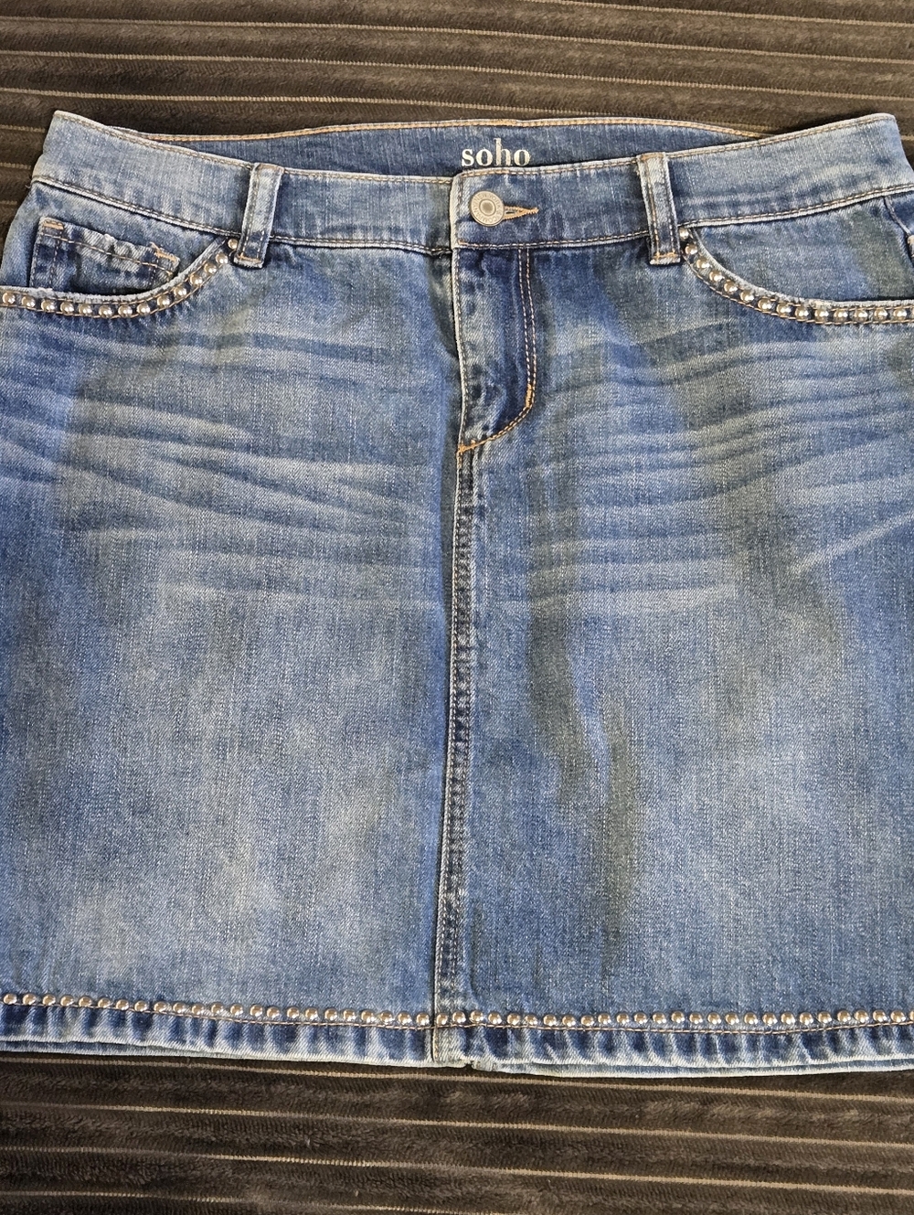 Soho NY & Co. Womens Vintage-style Studded Denim Mini Skirt, Blue Wash, Size 6